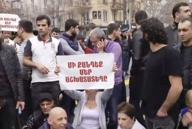 Café owners, employees block intersection in protest of Yerevan City Hall’s dismantling action 