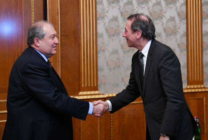 Президент Армении принял делегацию во главе с вице-президентом Всемирного банка по 
региону Европы и Центральной Азии