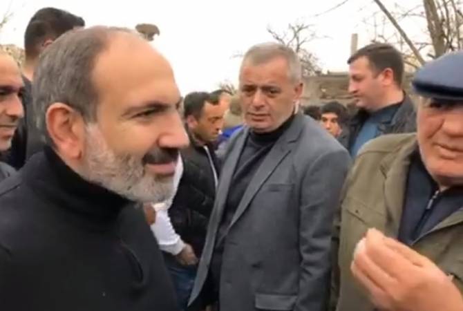 Pashinyan gets acquainted with community problems during tour in Ararat province