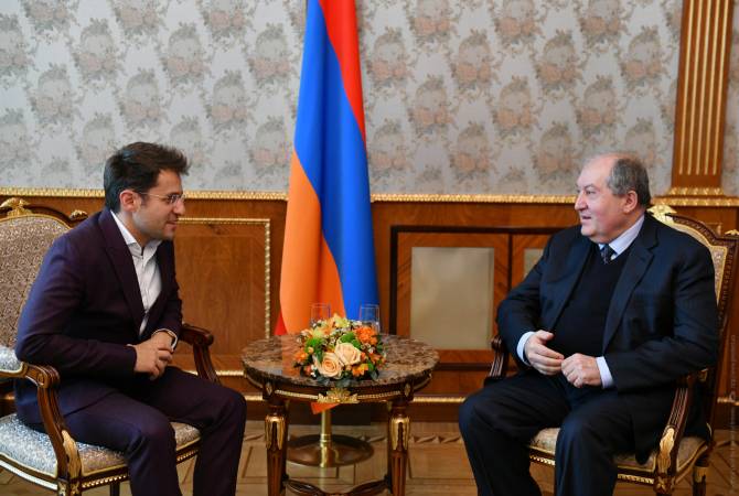 ‘Your each victory is pride for us’ – Armenian President hosts chess player Levon Aronian