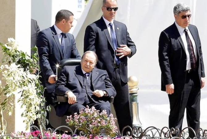  СМИ: президент Алжира покинет президентский дворец 28 апреля 