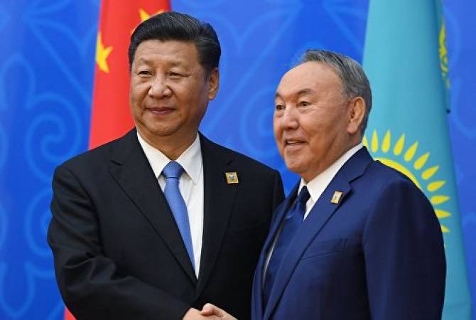 Си Цзиньпин пригласил Назарбаева на форум "Один пояс, один путь" в Пекине
