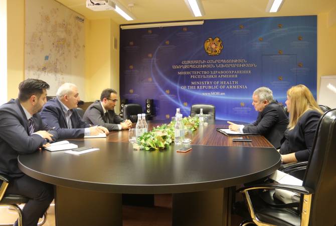 Armenian minister, Cuba’s Ambassador discuss possible cooperation circles in healthcare sector