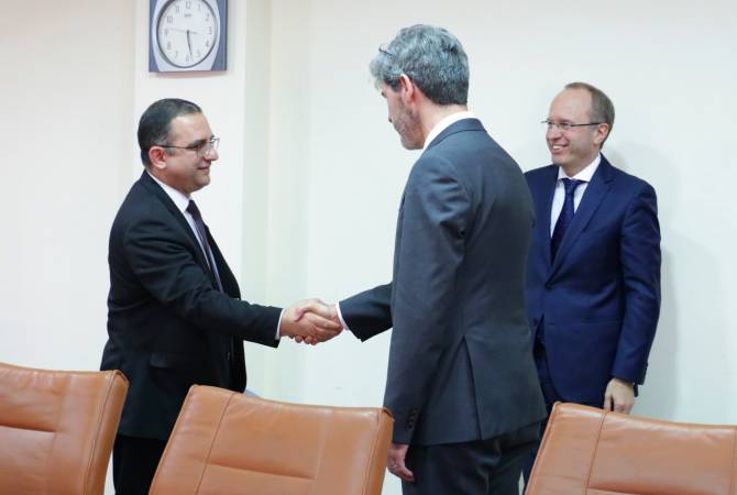 Тигран Хачатрян обсудил со швейцарской делегацией возможности сотрудничества
