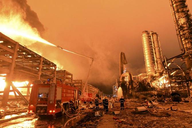 Момент взрыва на химическом заводе в Китае попал на видео