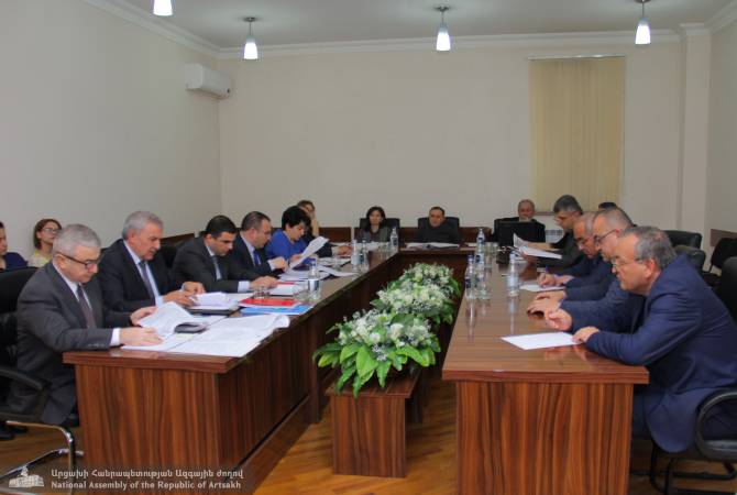  Состоялось заседание постоянной комиссии НС Арцаха по государственно-правовым 
вопросам

 