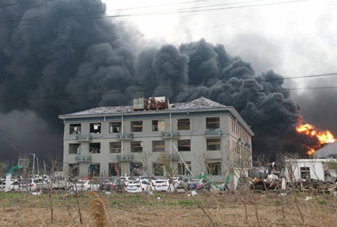 В  результате  взрыва на химзаводе  в  Китае повреждены  2800 зданий