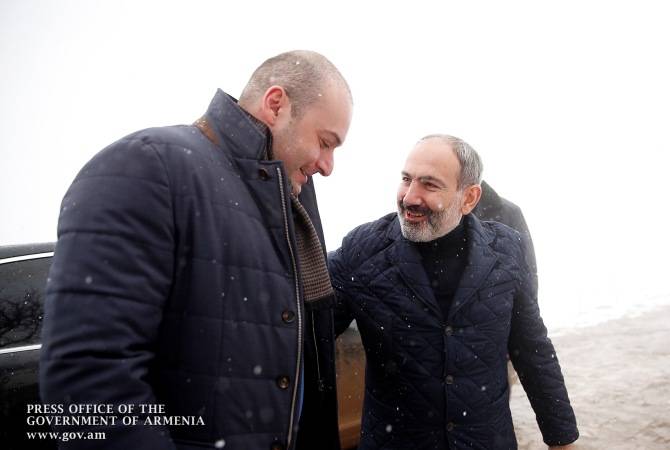 Rencontre informelle entre Nikol Pashinyan et Mamouka Bakhtadze  à Enokavan