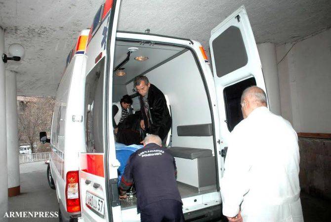 ДТП с участием 3 машин на пл. Гарегина Нжде  в  Ереване — два человека 
госпитализированы