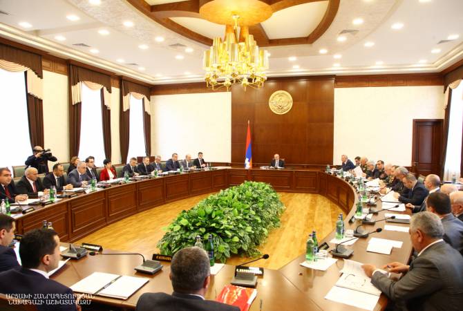 Tenue d’une séance gouvernementale en Artsakh présidée par le chef de l'Etat 
