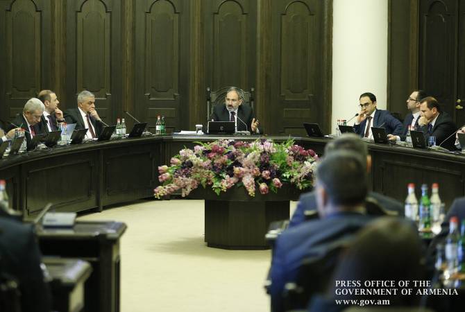 Government holds extraordinary meeting
