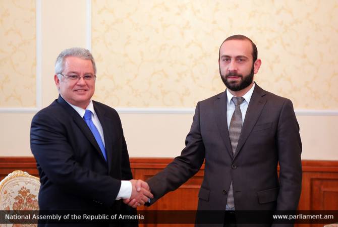 Le président de l'Assemblée nationale arménienne et l'Ambassadeur de Cuba ont évoqué les 
possibilités d'élargir la coopération dans différents domaines
