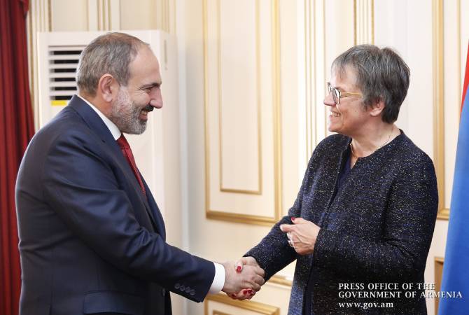 Le Premier ministre et la Présidente de l'Assemblée parlementaire du Conseil de l'Europe ont 
discuté de questions liées à la coopération dans le sens du développement de la démocratie en 
Arménie