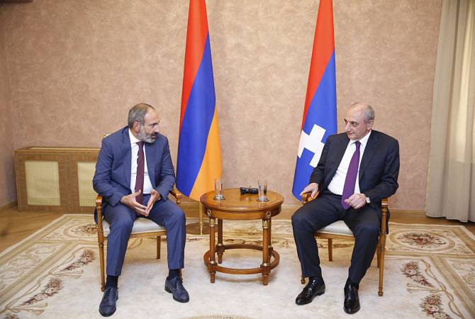 Le Premier ministre arménien Nikol Pashinyan a eu une conversation téléphonique avec le 
Président de la République d'Artsakh, Bako Sahakyan