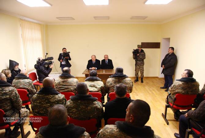 Presidents of Armenia and Artsakh meet with participants of April war in Talish