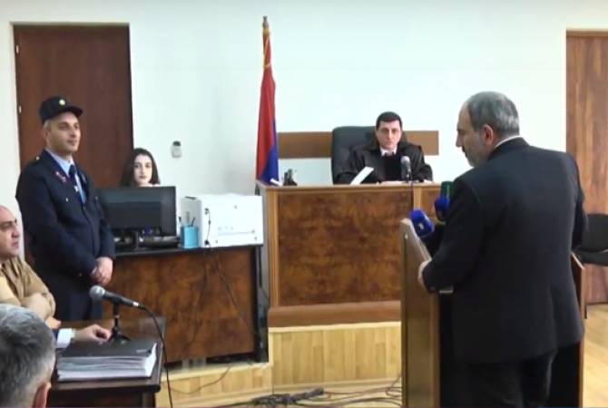 رئيس الوزراء الأرميني نيكول باشينيان يدلي شهادته بالمحكمة في قضية بالهجوم على مكتب الحملة 
الانتخابية لتحالف «يلك» عام 2017