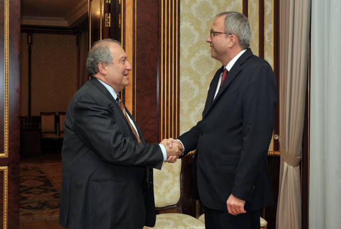 Le président Armen Sarkissian a reçu le Président de la Cour constitutionnelle d’Allemagne 

