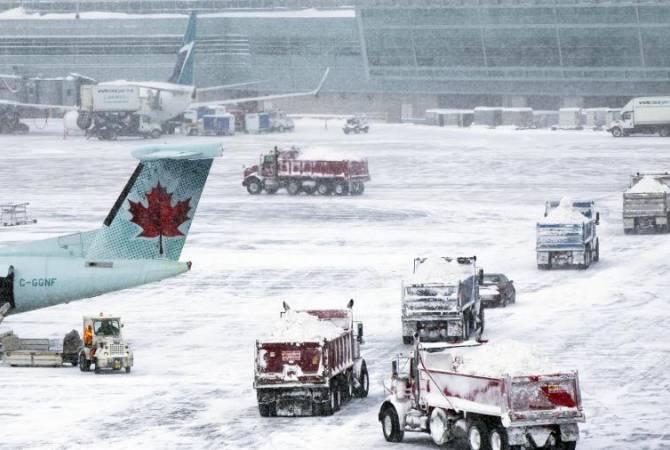  СМИ: на востоке Канады из-за сильного снегопада нарушена работа аэропортов 