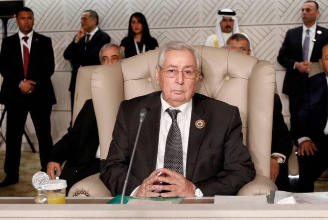  СМИ: глава верхней палаты парламента Алжира назначен временным президентом страны 