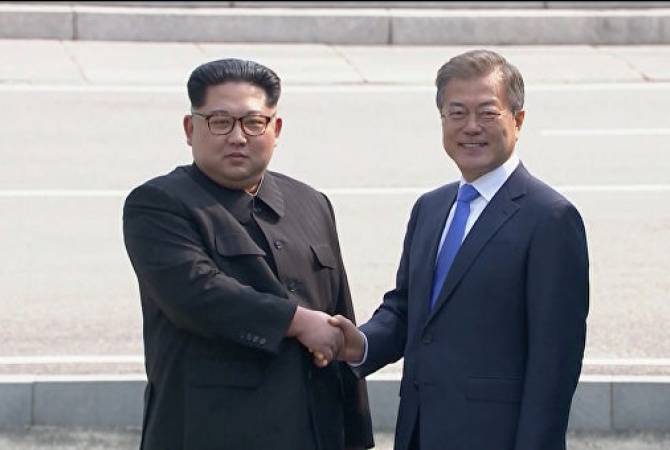  СМИ: в Сеуле предложили провести новый саммит лидеров Южной Кореи и КНДР в конце 
апреля 