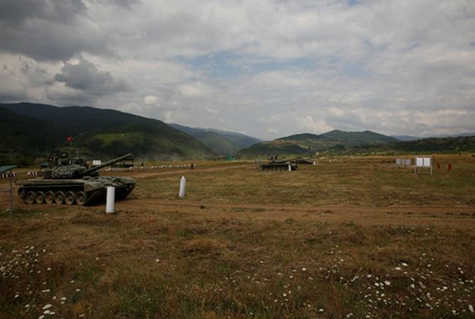  Танкисты ЮВО в Армении израсходовали более 2 тыс. боеприпасов в зимнем учебном периоде

  