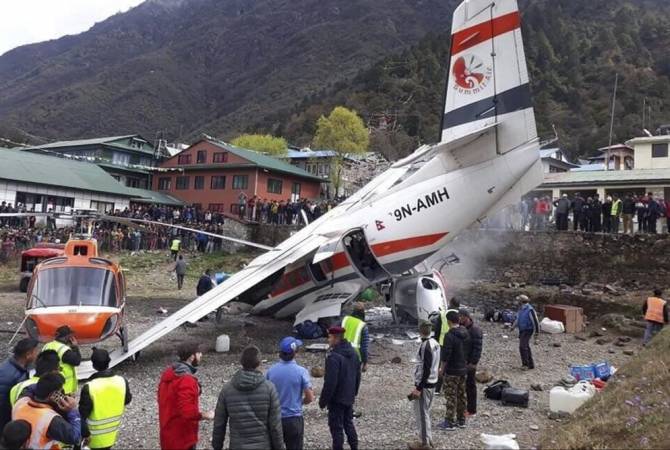 СМИ: три человека погибли из-за столкновения легкомоторного самолета и вертолета в 
Непале