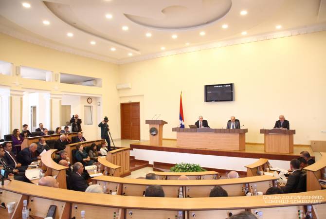 President of Artsakh delivers his annual address in Parliament