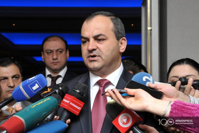Le Procureur général n’a pas commenté les informations de l’implication du chef du service de 
contrôle de l’Etat Davit Sanassarian à l'affaire pénale contre deux  fonctionnaires 