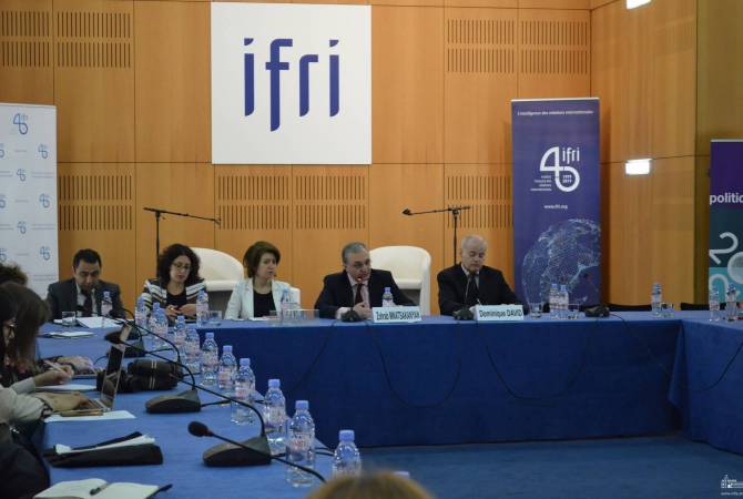 Le MAE Zohrab Mnatsakanian a participé à un colloque de haut niveau à l’Institut français des 
Relations internationales 