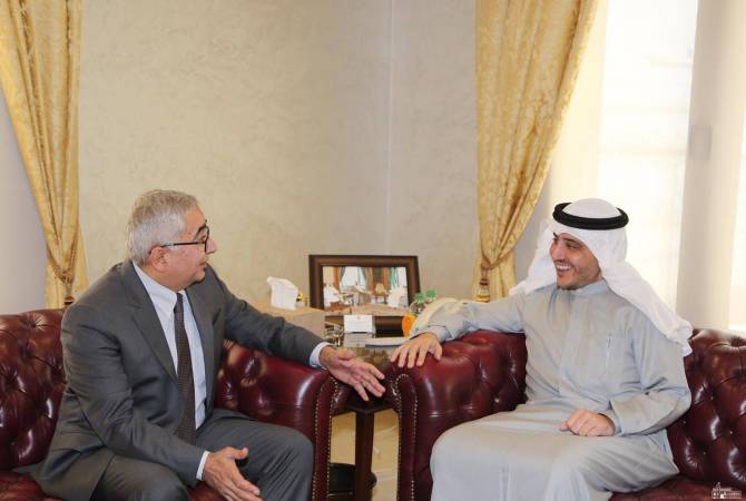 L'Ambassadeur de la République d'Arménie et le Vice-Ministre des Affaires étrangères du Koweït 
ont souligné la nécessité de promouvoir la coopération
