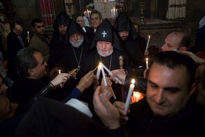 Армянская Апостольская церковь празднует Святое  Воскресение  Христово