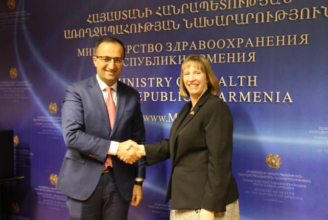 Armenian healthcare minister hosts US Ambassador
