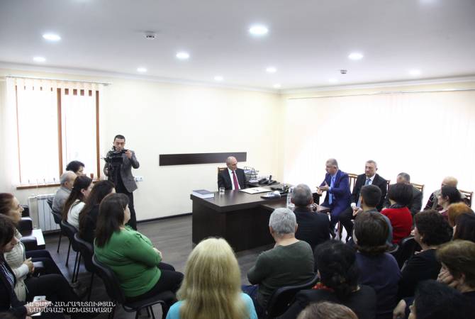 President Bako Sahakyan visits editorial office of "Azat Artsakh" newspaper