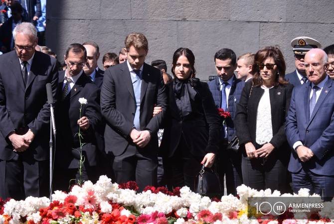 Николя Азнавур призвал приезжать в Армению и делать страну более процветающей