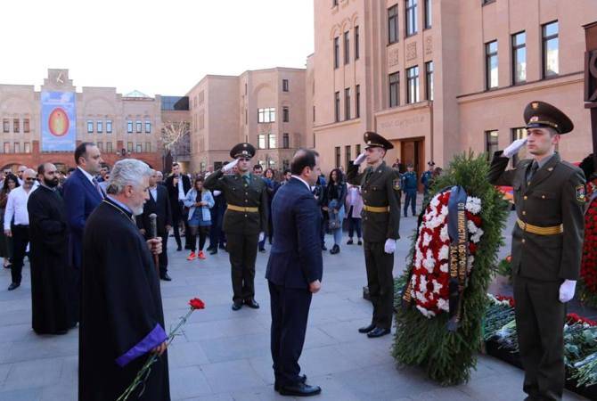 В Москве почтили память жертв Геноцида армян: в мероприятии принял также участие 
министр обороны Армении

