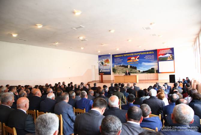 Бако Саакян провел рабочее совещание в городе Аскеран