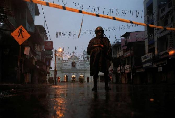 Reuters: порядка 10 тыс. военных охраняют на Шри-Ланке мечети в день пятничной 
молитвы