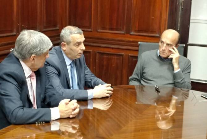 La délégation d’Artsakh continue les rencontres politiques en Uruguay 
