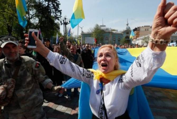 Евросоюз изучит принятый Верховной радой закон об украинском языке