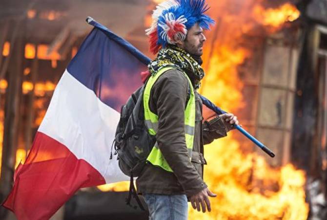 France: 17 milliards d'euros  pour répondre au mouvement des «gilets jaunes»
