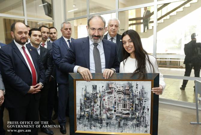 Премьер-министр ознакомился с учебным процессом Национального политехнического 
университета Армении