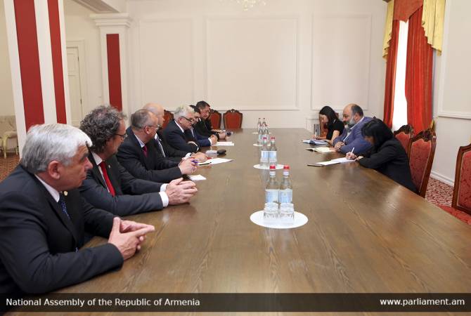Armenian parliamentary committee chair meets with Czech delegation