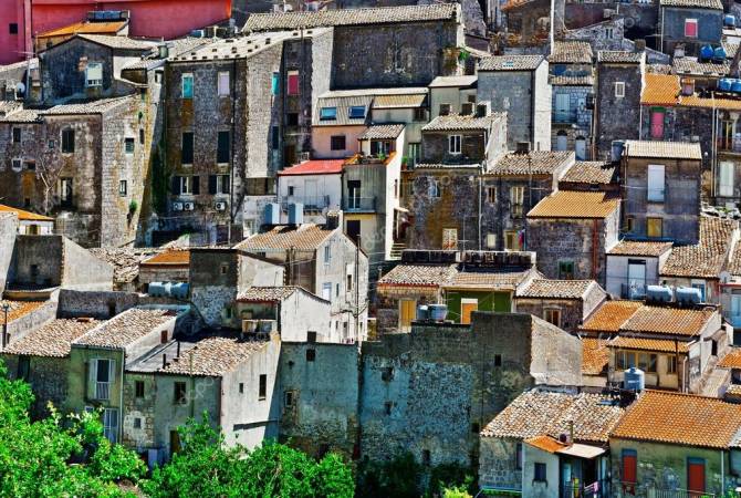  На юге Сицилии продают дома за один евро 