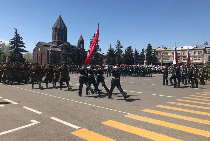 Գյումրիում կայացավ հայ-ռուսական զորամիավորումների համատեղ շքերթը