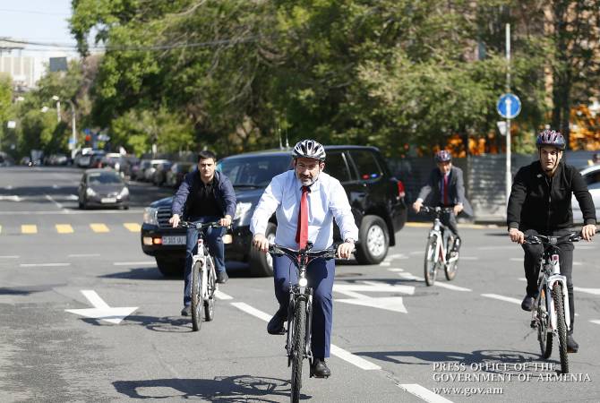 PM Pashinyan emphasizes necessity of creating better conditions for bike riding
