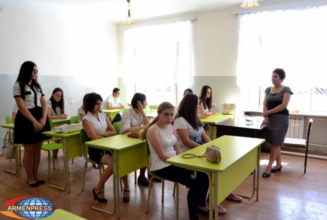 В общеобразовательных школах Армении будут пересмотрены предметные критерии: 
Министерство образования и науки Армении объявляет прием заявлений экспертов