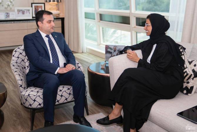 سفير أرمينيا في الإمارات العربية المتحدة مهير مكروميان يلتقي مع وزيرة الثقافة والتنمية الإماراتية نورا 
الكعبي