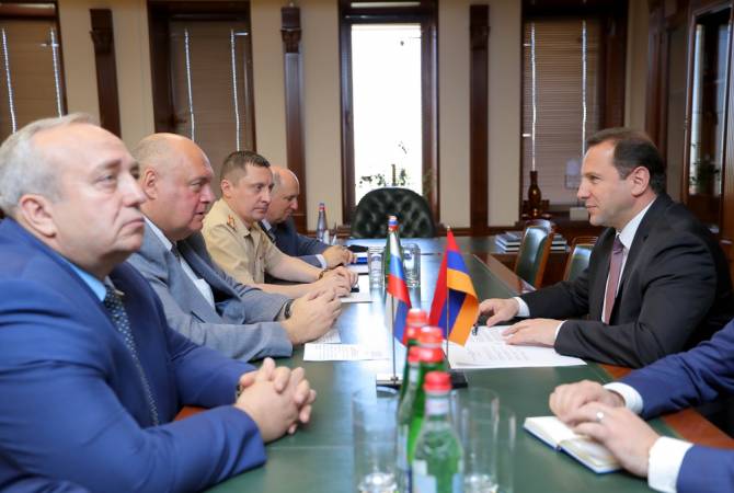 Armenian defense minister holds meeting with Russian parliamentarians in Yerevan 