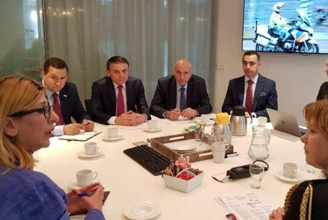 Les chefs de police de la République d'Arménie et des Pays-Bas ont convenu de signer un 
accord de coopération