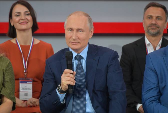 Путин предложил провести опрос жителей о строительстве храма в Екатеринбурге

